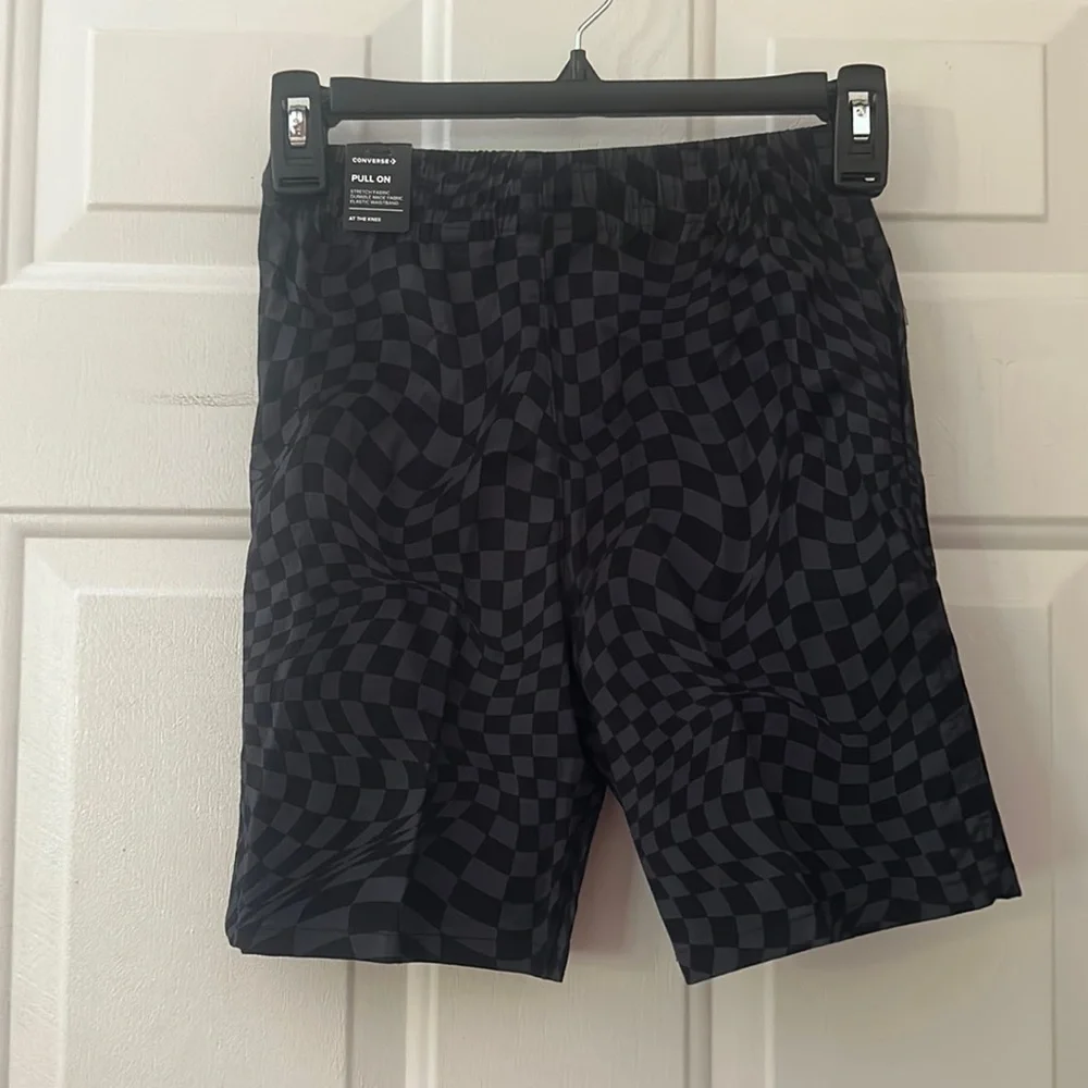 CONVERSE PULL-ON FABRIC SHORTS: BLACK/GRAY CHECKERED: NEW WITH TAGS: SIZE 7